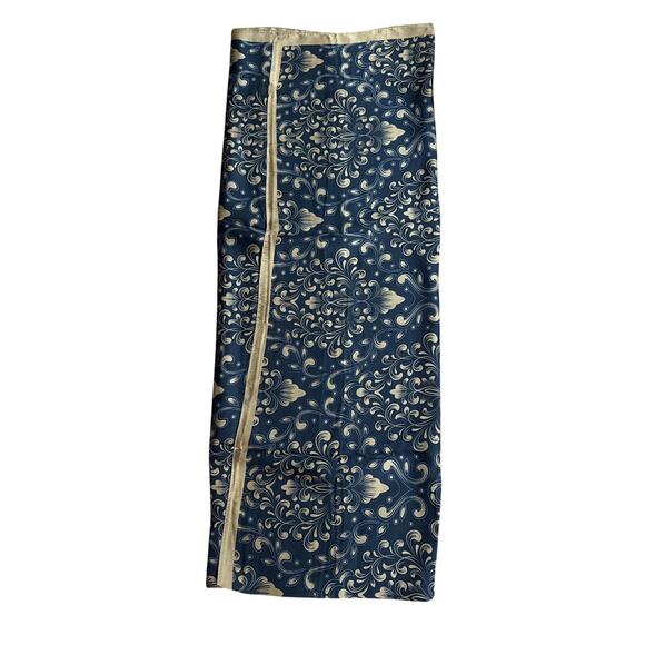 Elegant Black & Beige Beautiful Scarf - Size: 32x68 - Picture 3 of 8